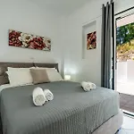 Aspasia Apartament *